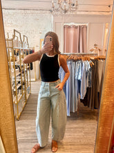 Load image into Gallery viewer, Studded Barrel Jeans