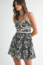 Load image into Gallery viewer, Lulu Dress, Black
