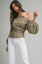 Load image into Gallery viewer, Tessa Off the Sholder Top
