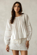 Load image into Gallery viewer, Pintuck Lace Detailed Long Sleeve Top
