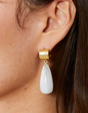 Load image into Gallery viewer, Dew Drop Earrings White
